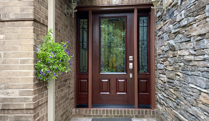 Fiberglass door installed in a house in Pittsburgh