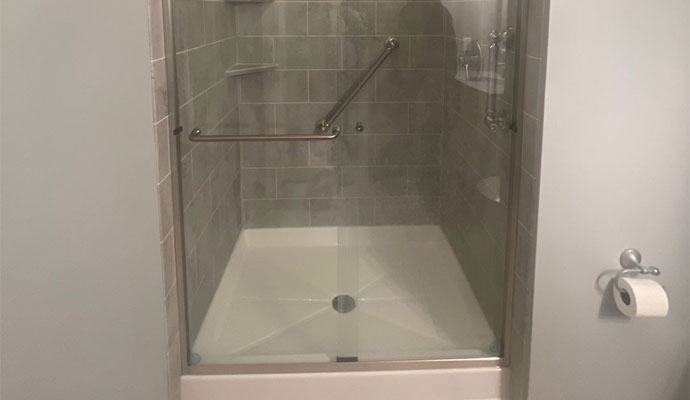 
Luxury Bath Shower Space